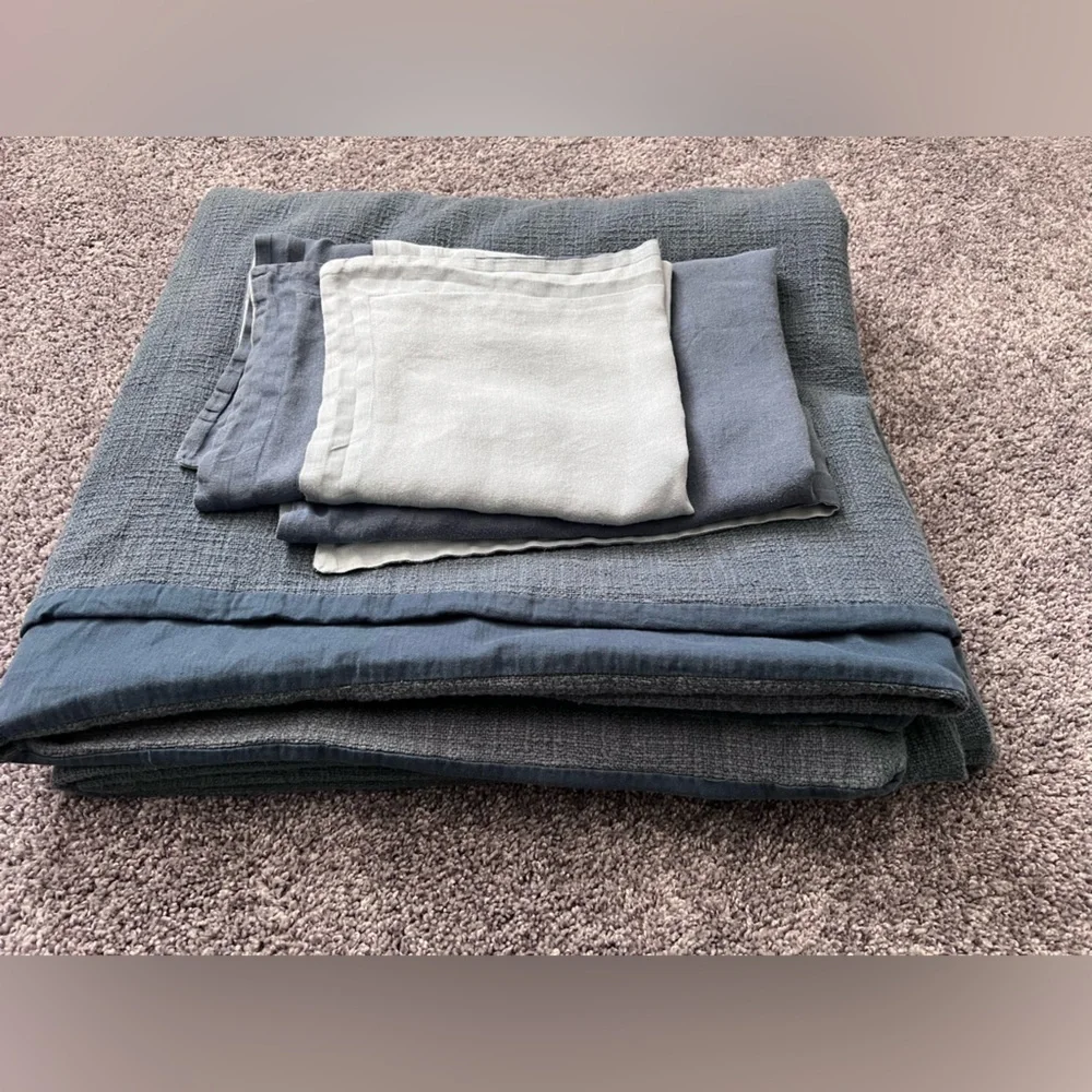 Crate&Barrel Lindstrom Nightfall Navy Blue Duvet Cover and Hemp shams